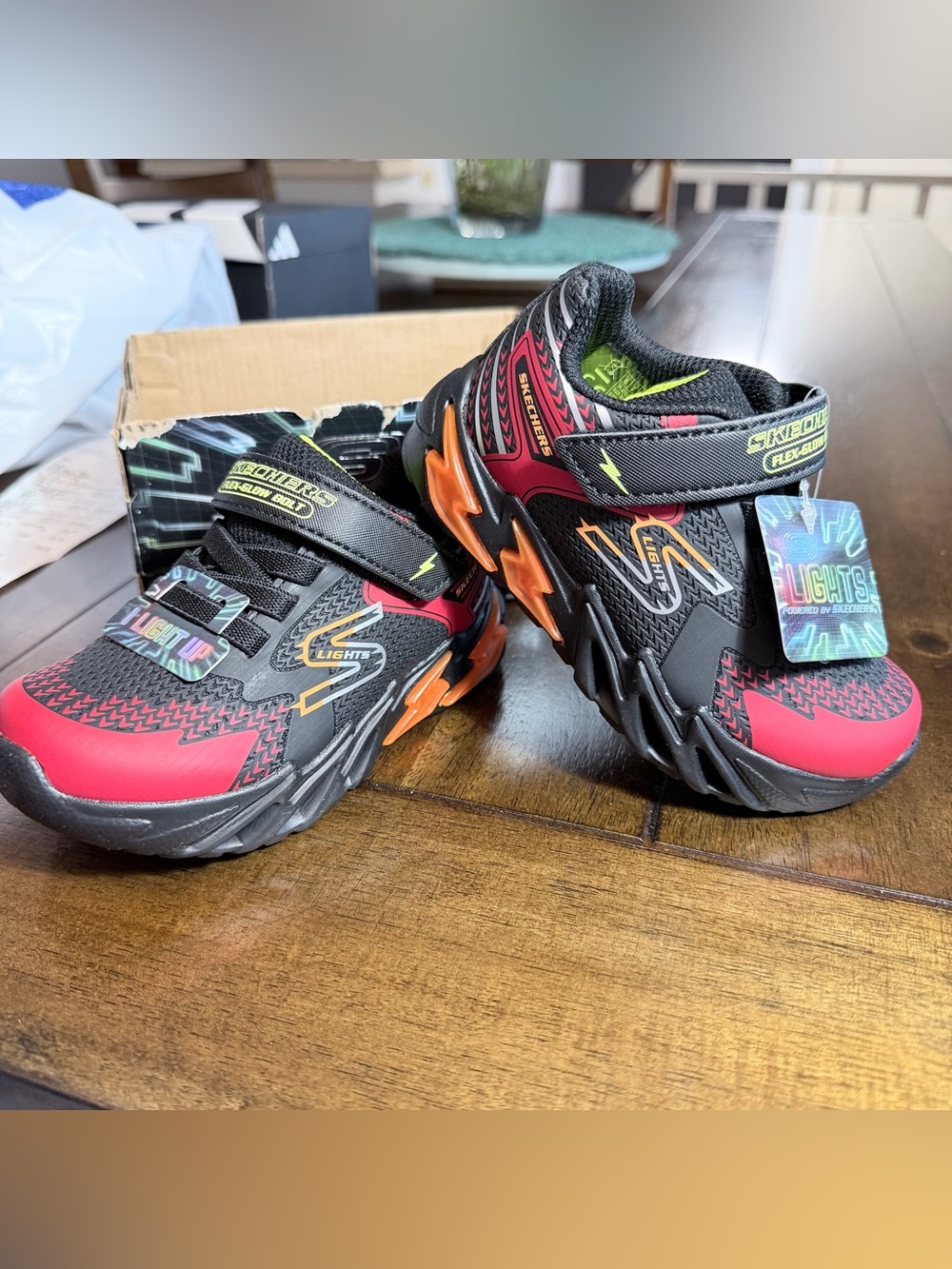 SKECHERS Flex-Glow Bolt S Lights LED Hook & Loop Black/Red Kids Sneaker US 8 New